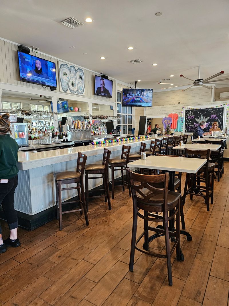 Felix's Restaurant & Oyster Bar — Gulfport