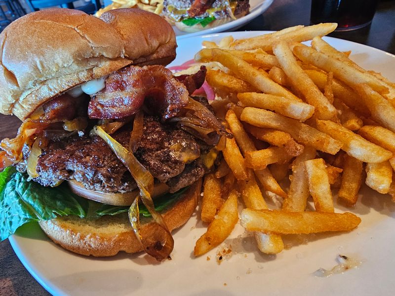 Flight Bar + Grille – Huxley