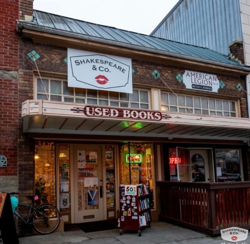 Shakespeare & Company: Used Books, Chehalis