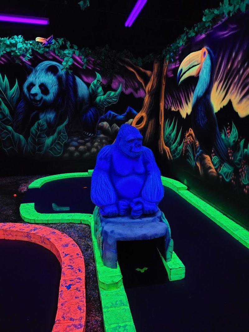 Shankz 3D Black Light Miniature Golf and Pizza