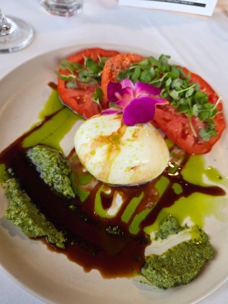 Shareable Plates Make Ordering Way Too Fun