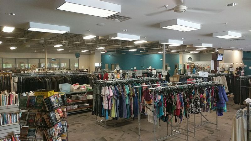 Sharestuff Clothing and More, Rockford