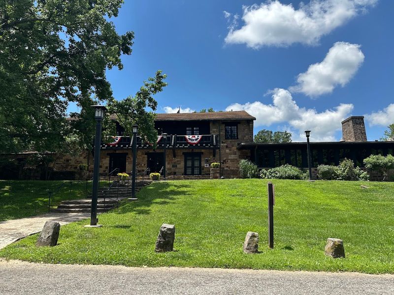 Makanda, Giant City Lodge