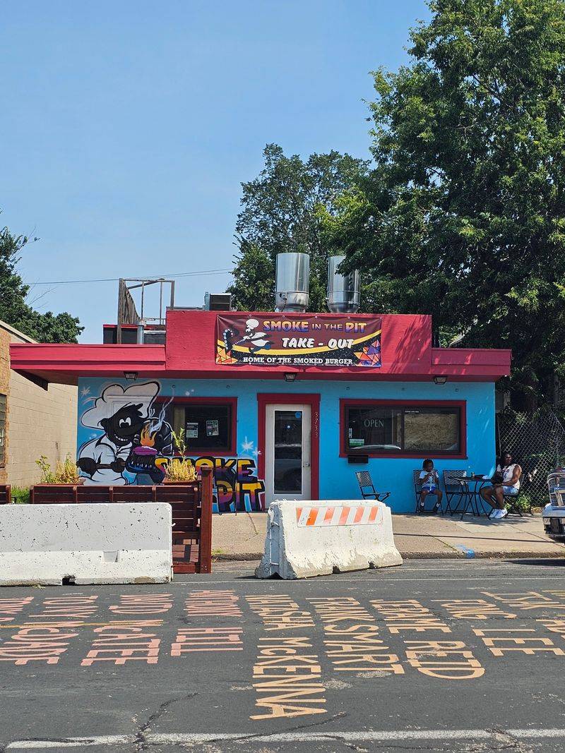 Smoke in the Pit – Minneapolis, Minnesota