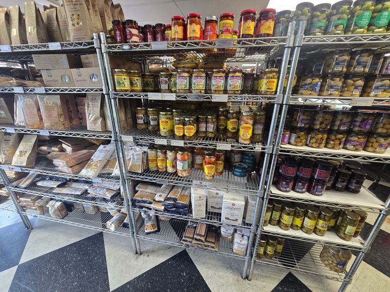 Shelves Of Italian Staples Give Browsers A Reason To Linger