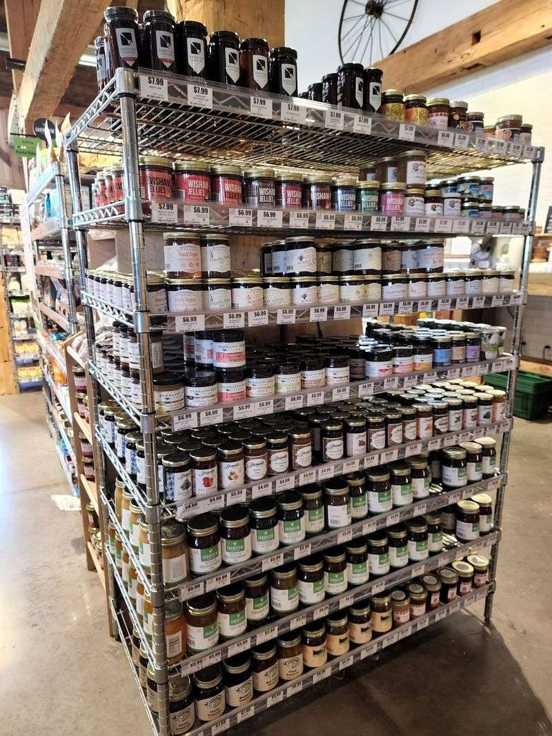 Shelves Packed With Georgia-Made Goodies