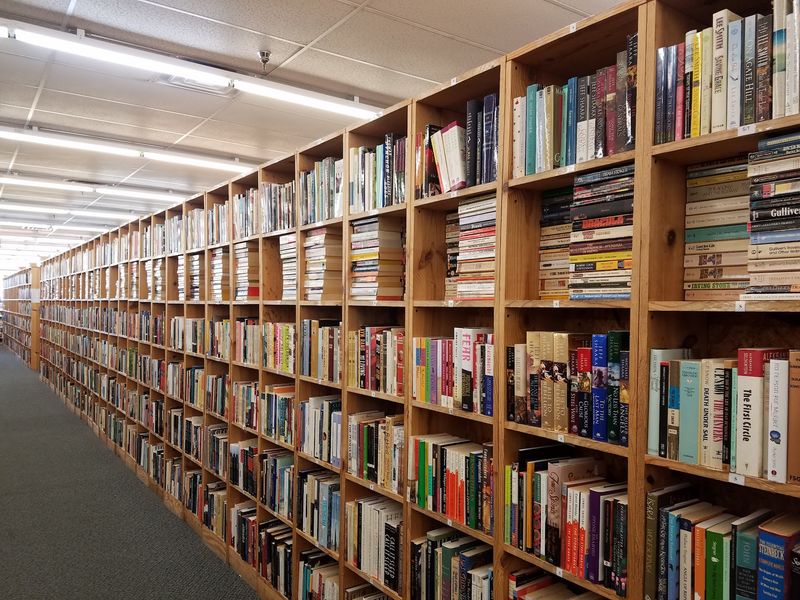 Shelves That Change Every Single Day Shelves That Change Every Single Day