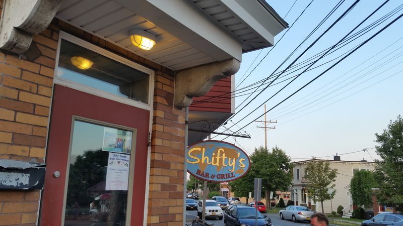 Shifty's Bar And Grill