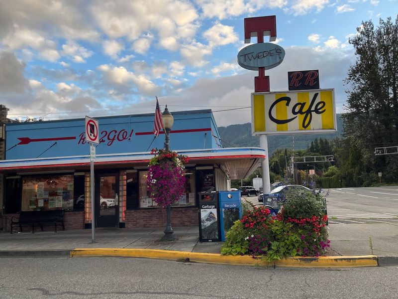 Practical Tips For Planning Your Visit To Twede's