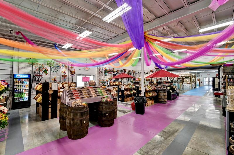 The Atmosphere That Sets This Market Apart