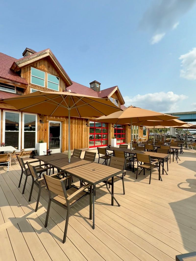 Shoreline Restaurant, Bismarck Shoreline Restaurant, Bismarck
