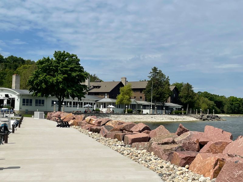 Burton’s On The Bay At Alpine Resort, Egg Harbor