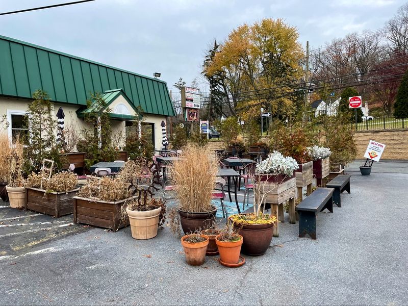 Shorty's Sunflower Café, 1494 N Charlotte Street, Pottstown, PA 19464