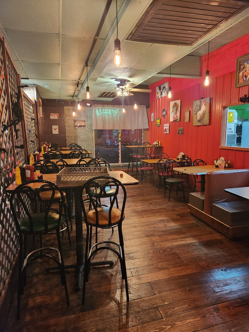 Hen House Chicken And Catfish Co