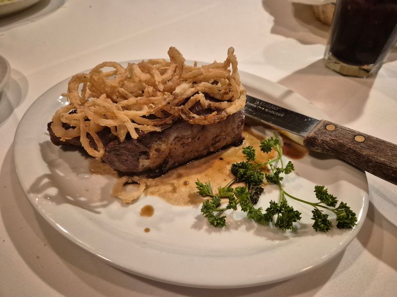 A Menu That Refuses to Chase Trends