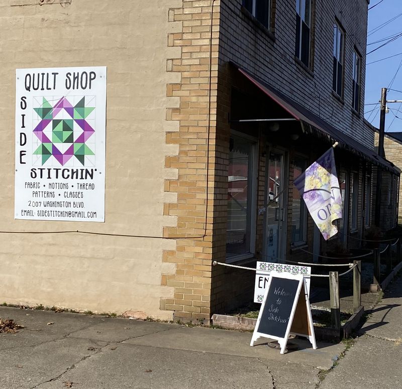 Side Stitchin' Quilt Shop, Belpre