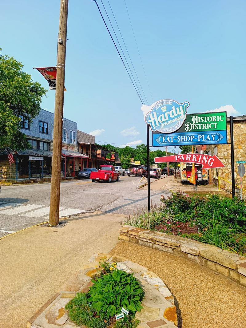 Side Streets That Still Feel Surprisingly Retro