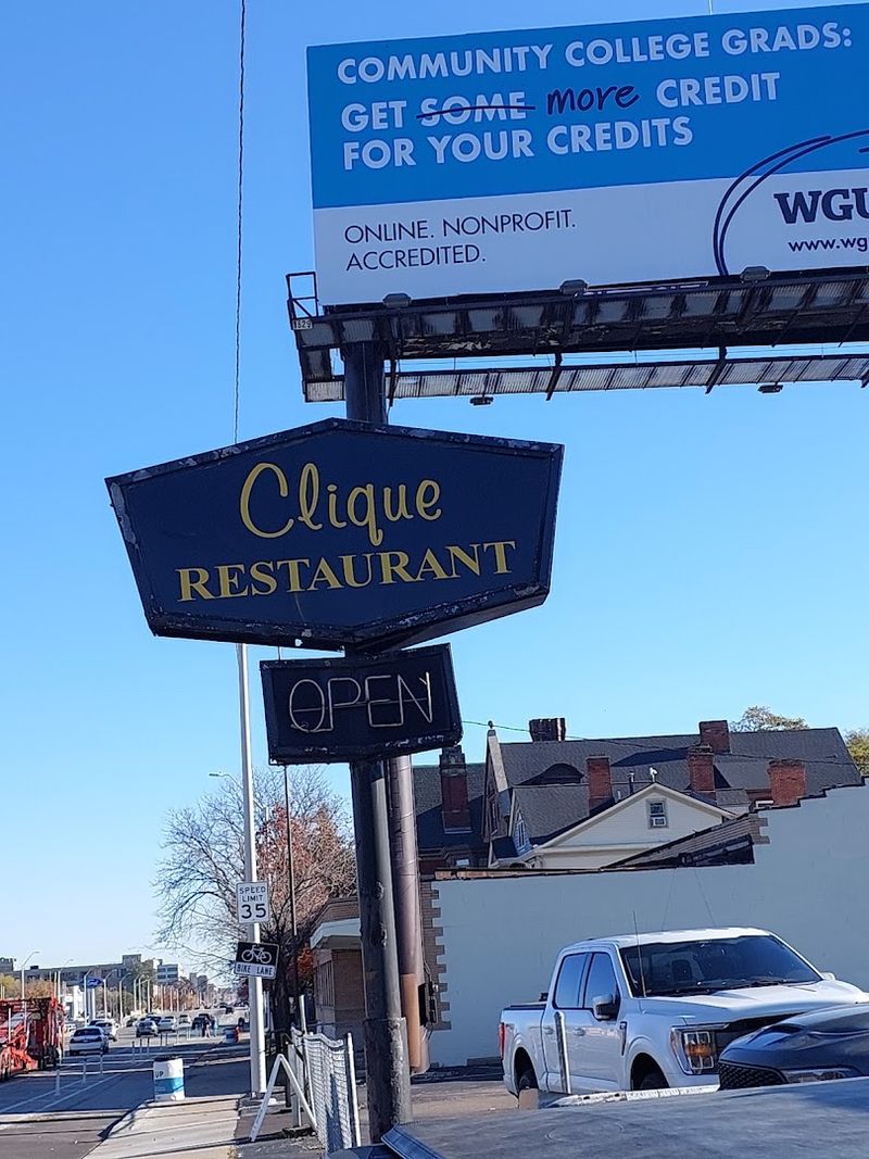 Clique Restaurant, Detroit