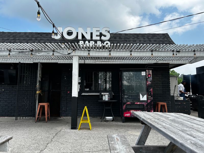 Outdoor Picnic Table Dining Experience