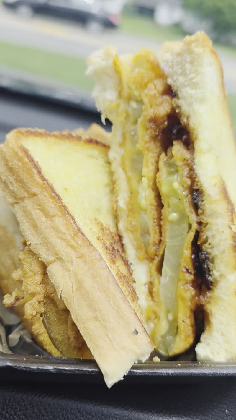 Sandwiches and Creative Plates Worth Ordering