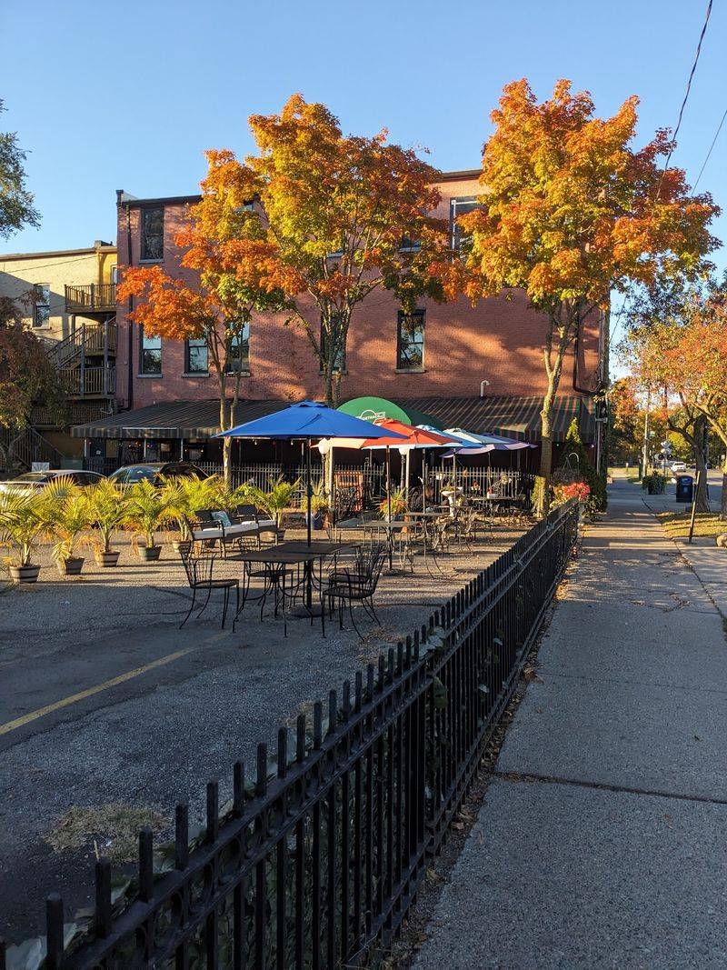 Sidetrack Bar & Grill