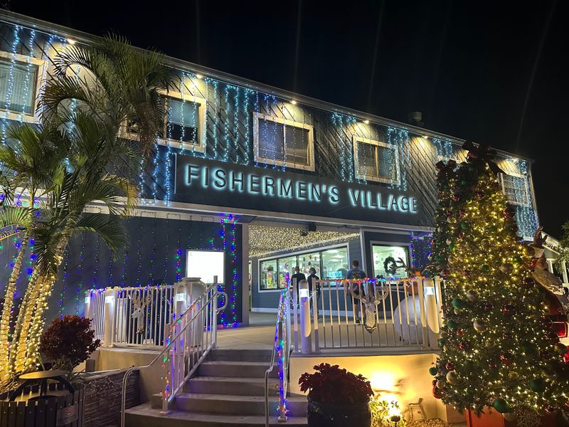 Service Style, Hours, And Practical Tips