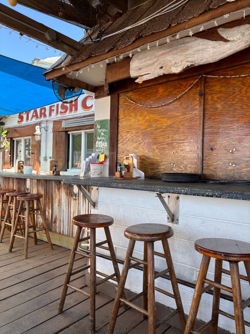 Service Style, Lines, And Local Tips