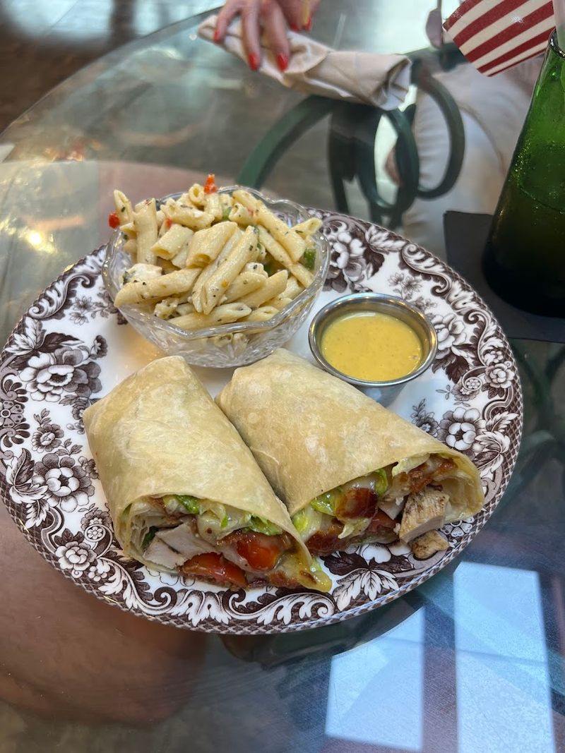Signature Dishes That Stand Out From Ordinary Cafe Food