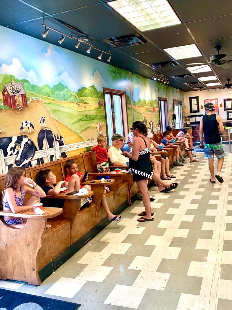 Signature Sundaes And Splits Worth The Trip