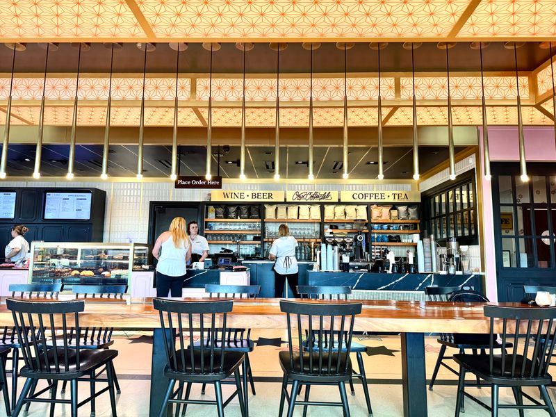 Service Style, Pricing, And Practical Details