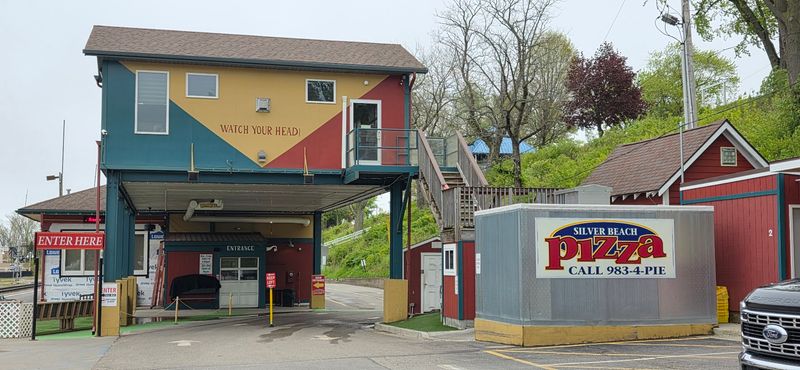 Silver Beach Pizza