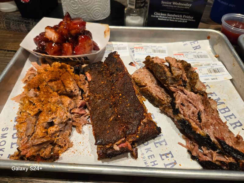 Lindsey's Hospitality House & Barbecue - North Little Rock