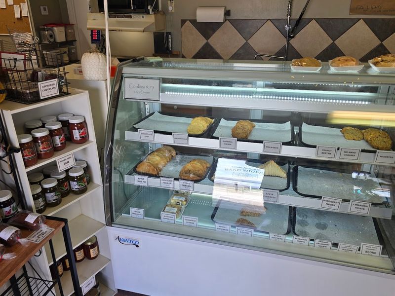 Simple Counter Service Sets An Old Fashioned Tone