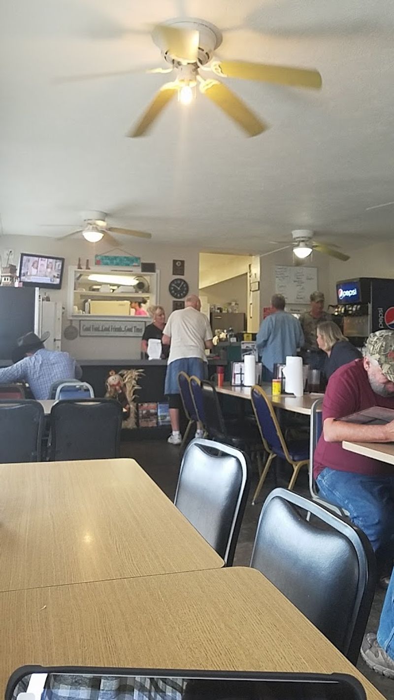 Simple Tables Friendly Service And Road Trip Charm