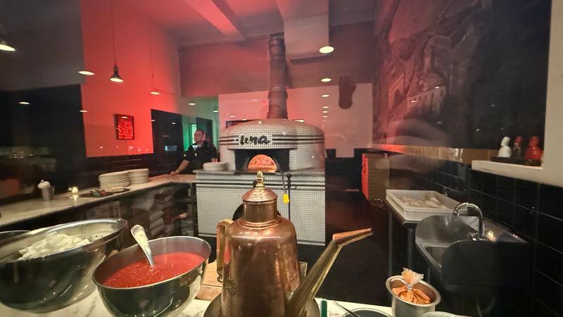 Service, Soundtrack, Flow