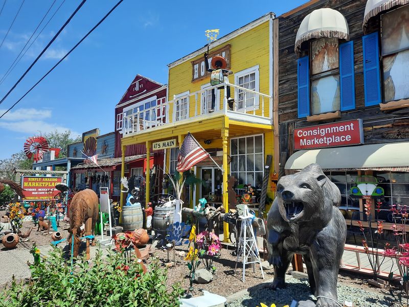 Simply Amazing Marketplace, Cottonwood