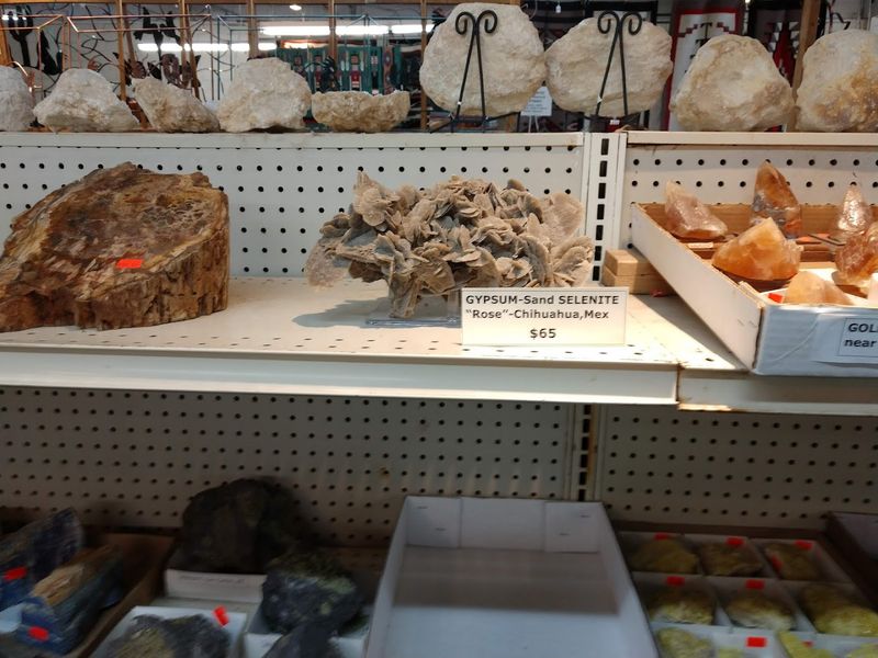 Jim And Ellen's Rock Shop: Southwest Collectibles And World Minerals