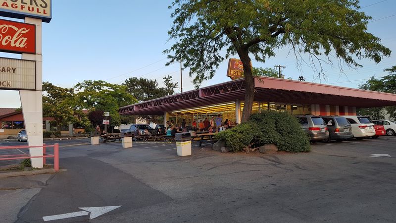 Six Decades Of Pocket-Change Burgers And Stubborn Charm
