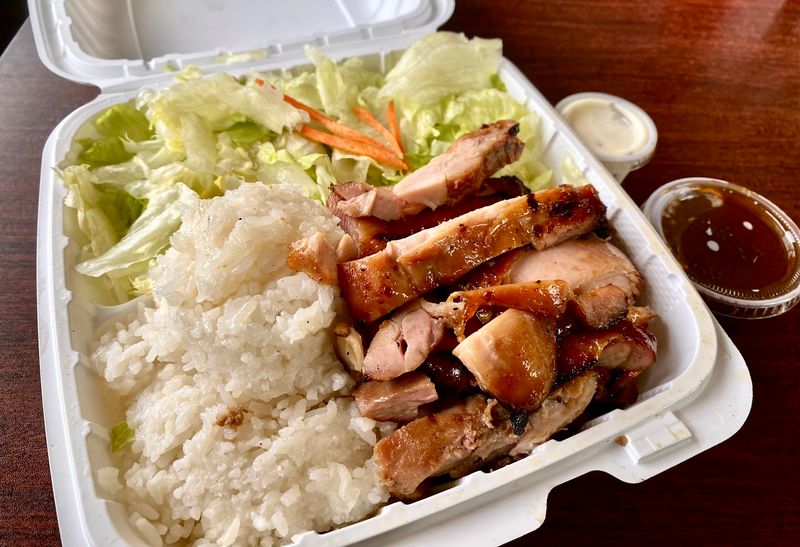 Skin-On Chicken Is The Quiet Secret Behind Every Plate Skin-On Chicken Is The Quiet Secret Behind Every Plate