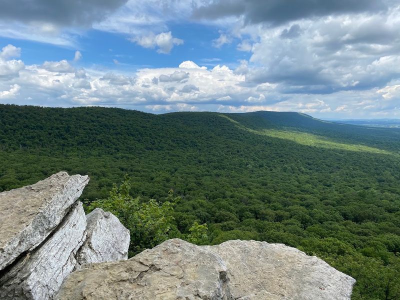 Skyline Trail, Hawk Mountain Sanctuary Skyline Trail, Hawk Mountain Sanctuary