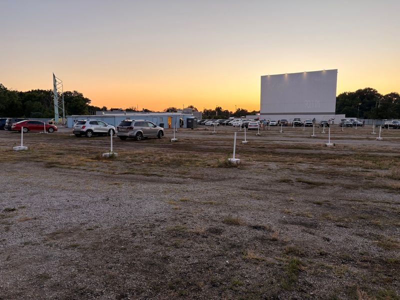 Skyview Drive-In (Belleville)