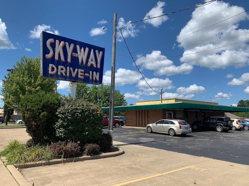 Skyway Drive-In Restaurant, Fairlawn