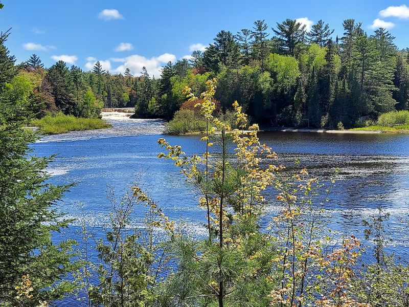 Tahquamenon Falls State Park, Paradise