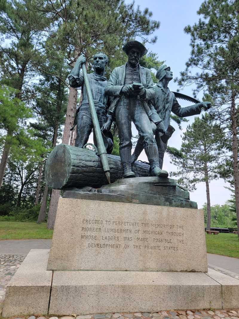 Lumberman’s Monument Visitor Center & Overlook — Au Sable River, 5401 Monument Rd, Oscoda
