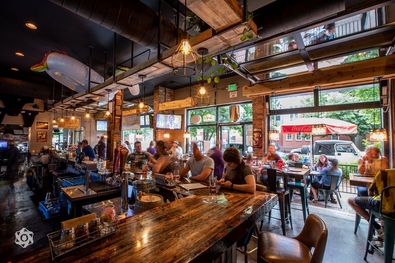 Walter's303 Pizzeria & Publik House