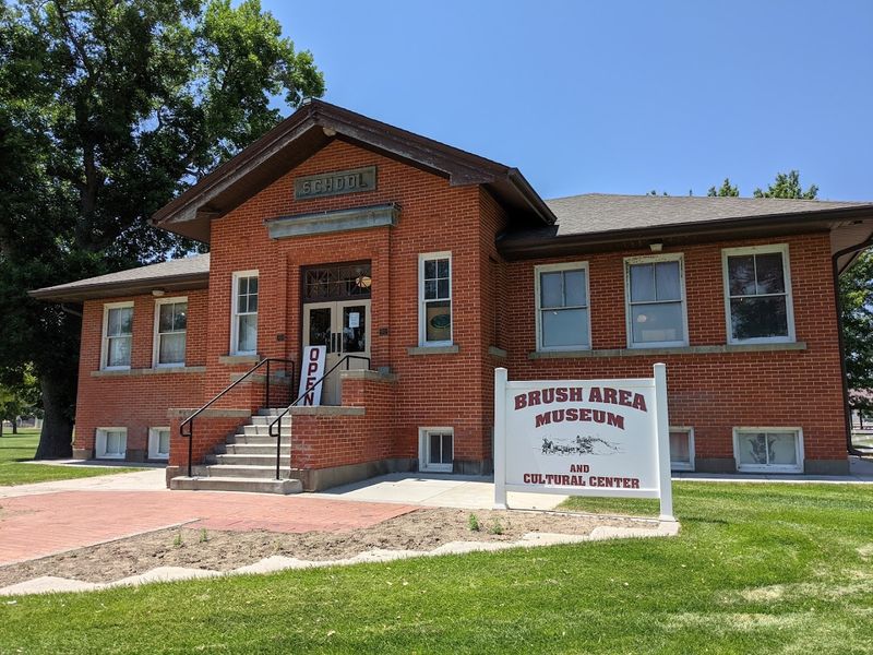 Small-Town Community Without the Isolation Problem Small-Town Community Without the Isolation Problem