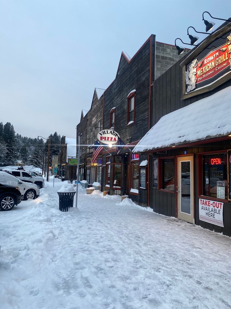 Small-Town Events and Seasonal Fun