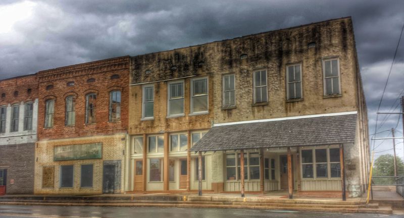 Small-Town Porches With Welcoming Charm