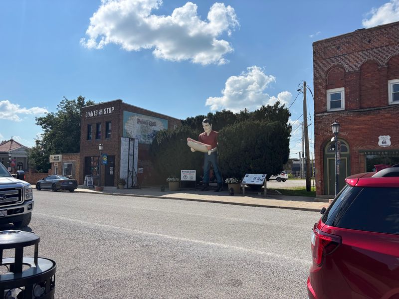 Small-Town Route 66 Charm Worth Wandering