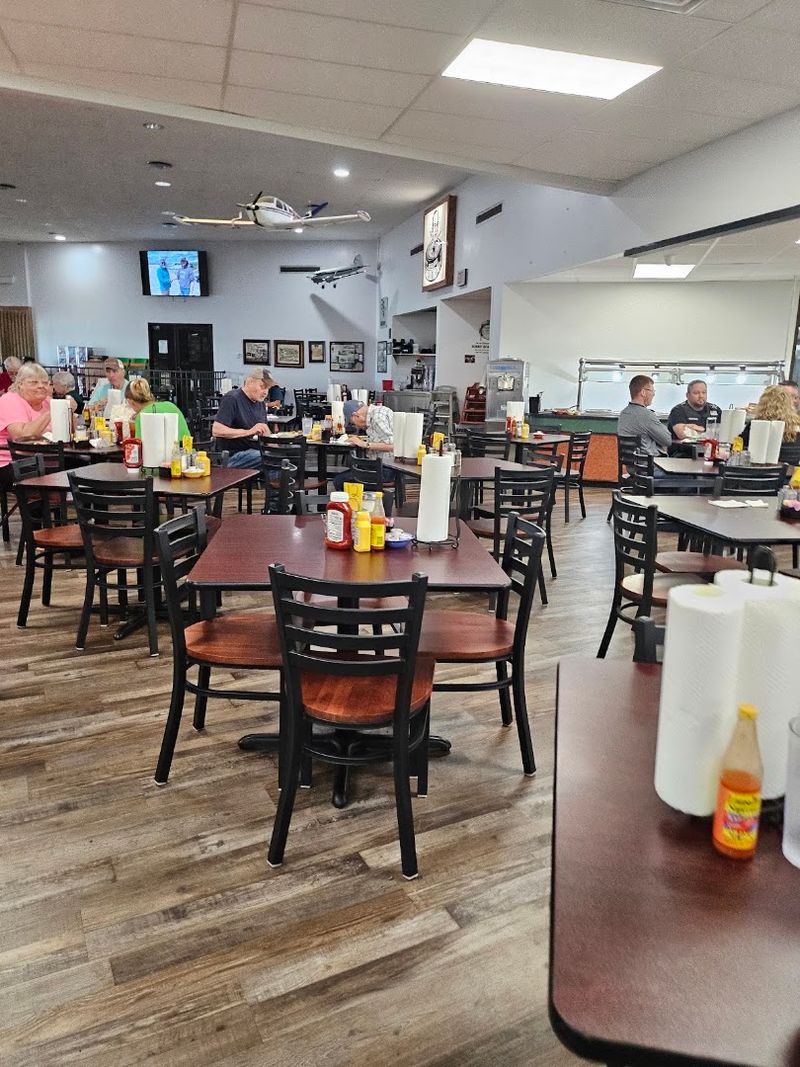 Small-Town Warmth At Every Table